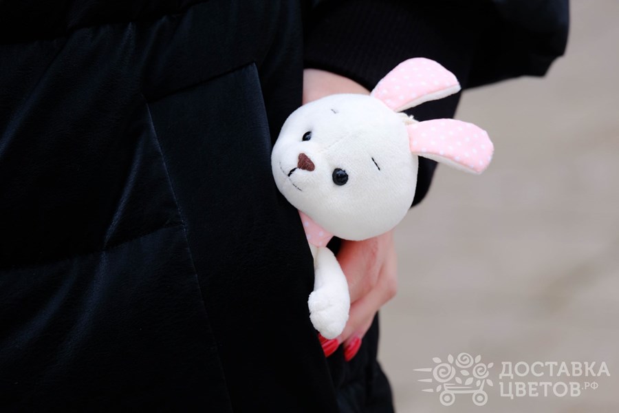 Мягкая игрушка Кролик белый с цветными ушками